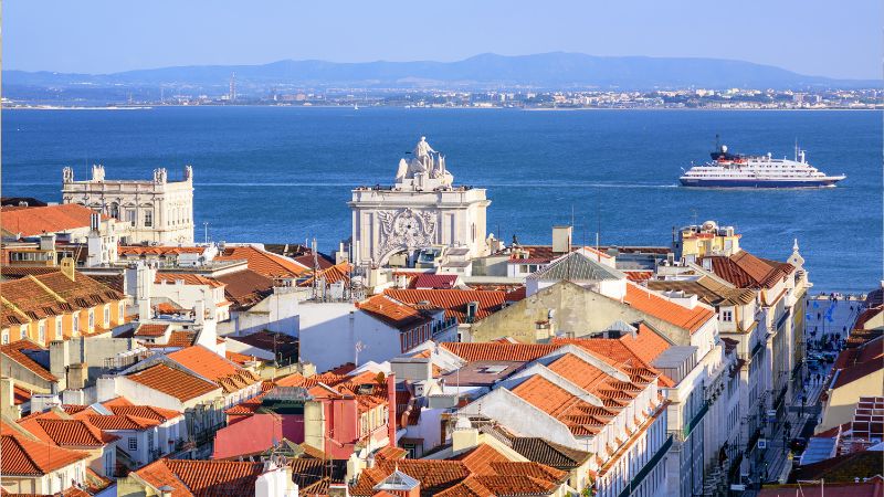 Nice cities and places to live in Portugal for foreigners