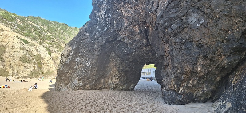 Pedra de Alvidar (Alvidar Rock) - Praia de Adraga Beach Sintra