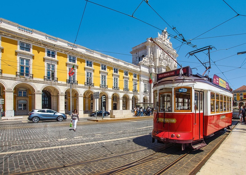 Best Lisbon Neighborhoods for Expats to Live or Invest