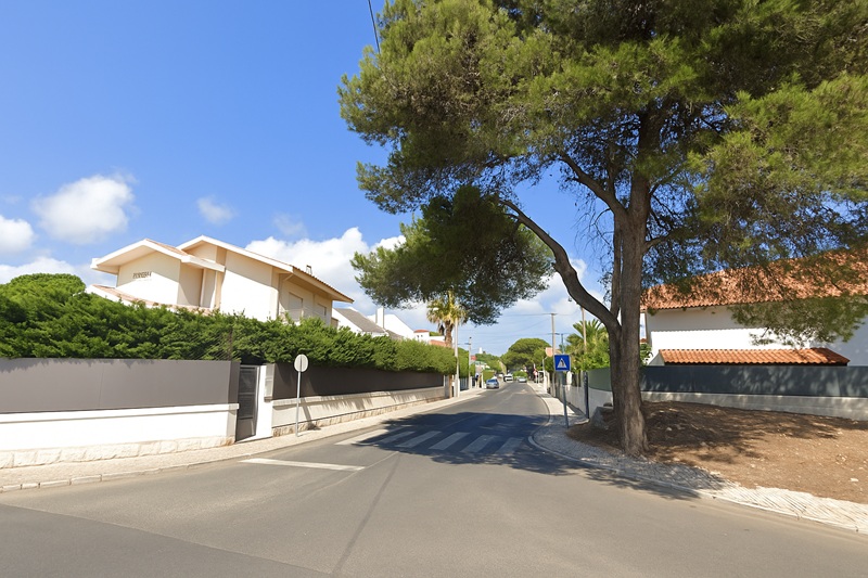 Living in the Rosário Neighborhood: Tranquility and Lifestyle in Cascais